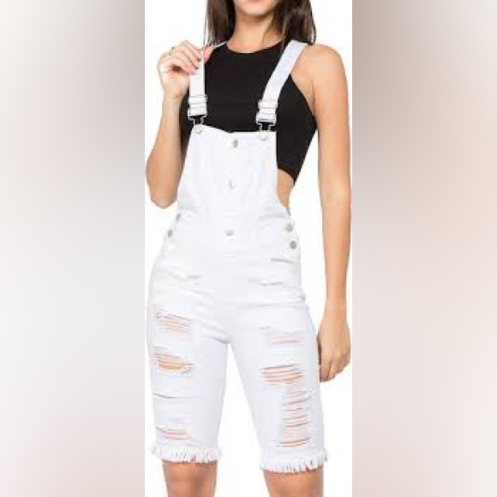 AMERICAN BAZI
LES ANGELES White woman overalls
